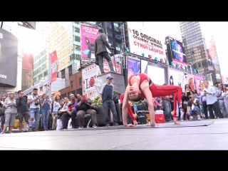 cortortionist in new york times square