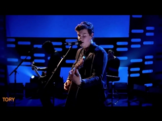 shawn mendes performs - there's nothing holdin me back